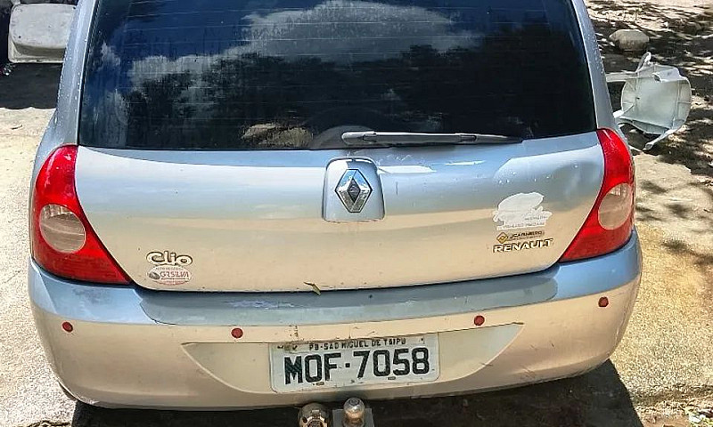 Renault Clio Authent...