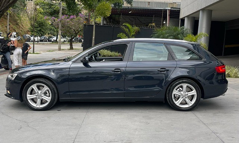 Audi A4 Avant Attrac...
