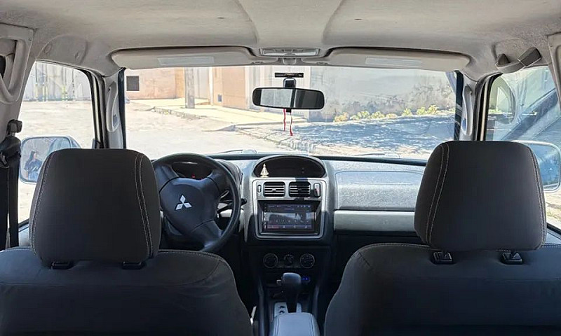 Mitsubishi Pajero Tr...