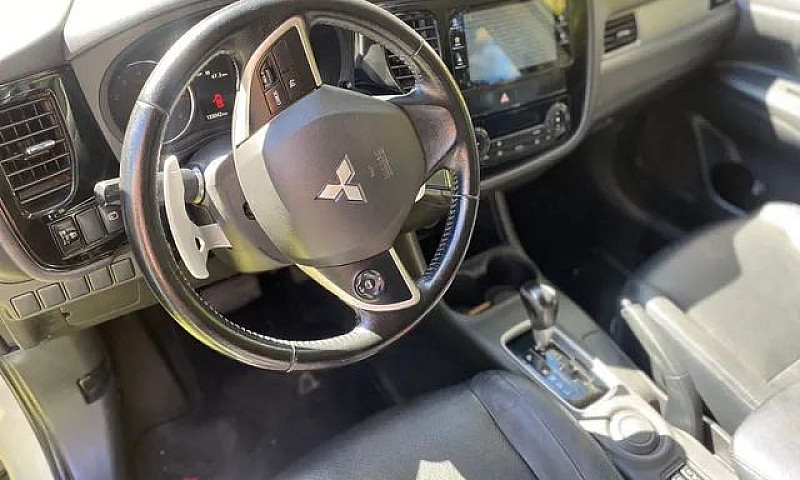 Mitsubishi Outlander...