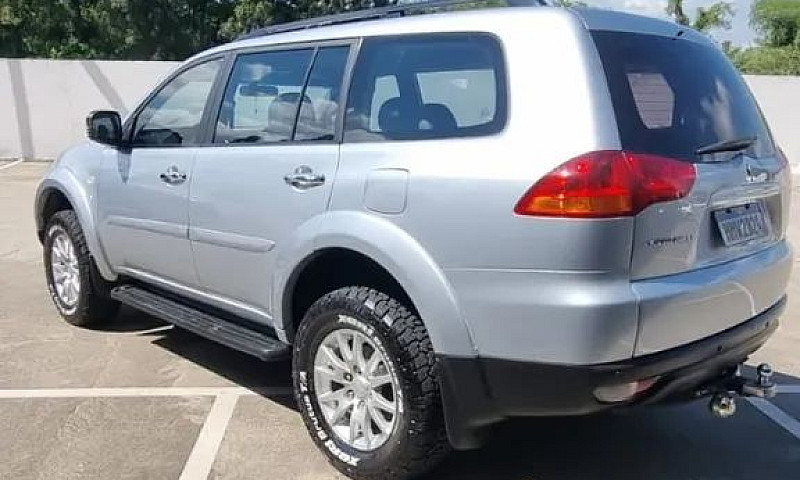 Mitsubishi Pajero Da...