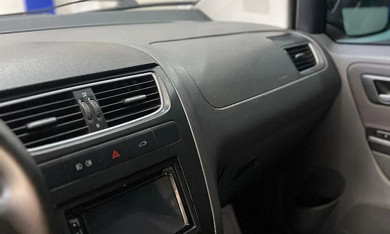 Volkswagen Crossfox ...