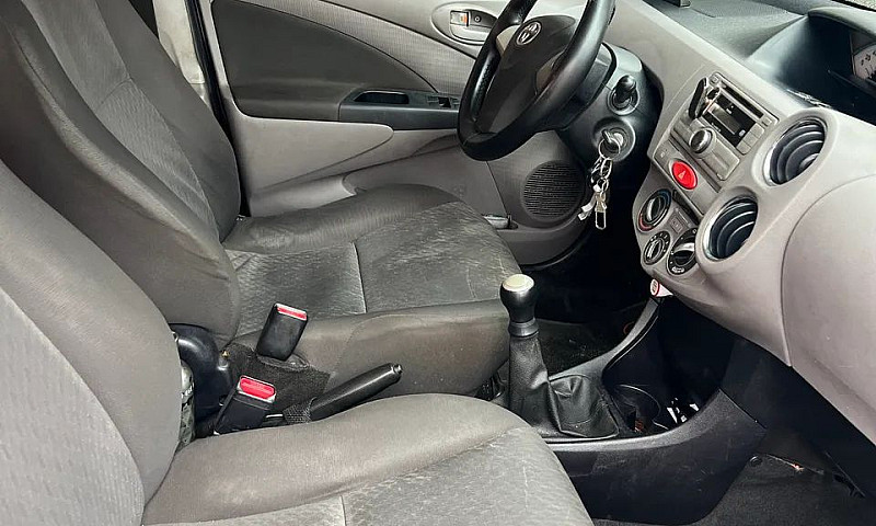 Toyota Etios Xls Sed...