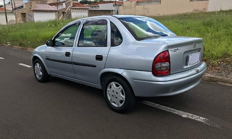 Gm - Chevrolet Corsa...