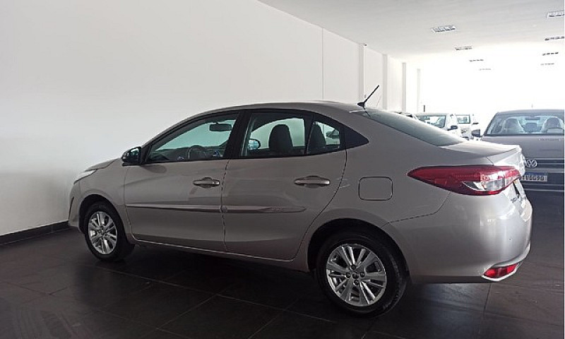 Toyota Yaris 1.5 16V...