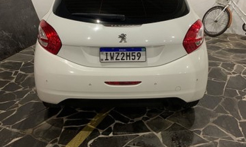 Peugeot 208...