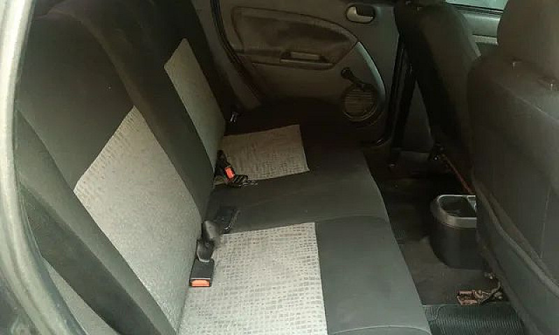 Fiesta Sedan 2012 1....