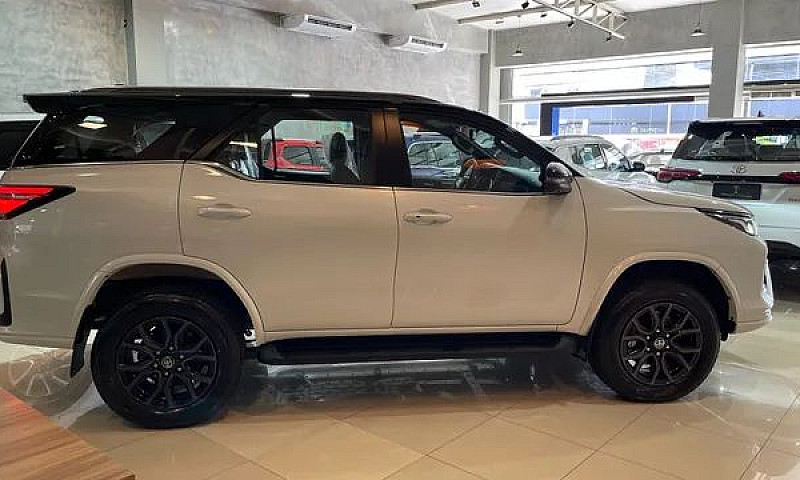 Toyota Sw4 Gr 2024 ...