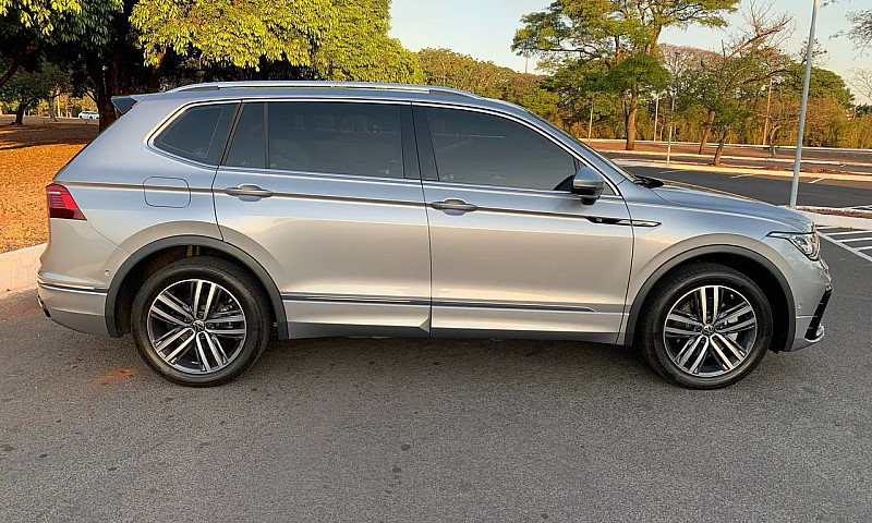 Volkswagen Tiguan Al...