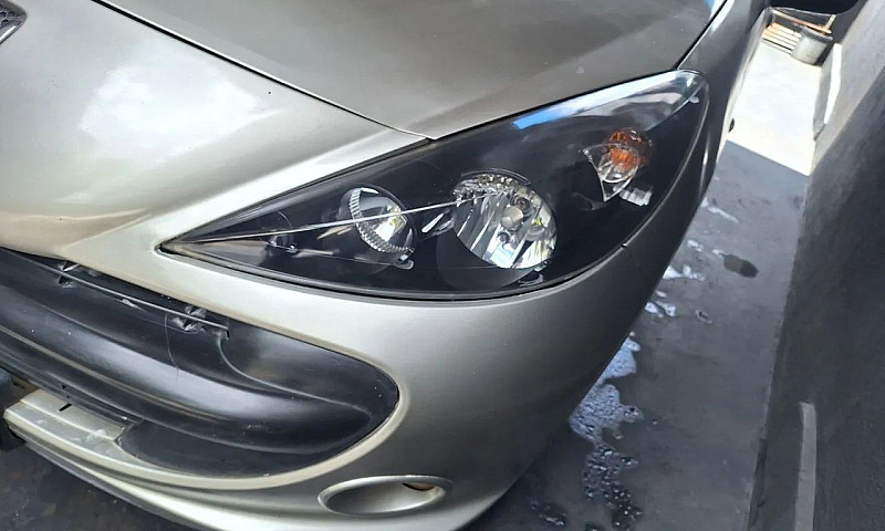 Peugeot 207 Xr 1.4 F...