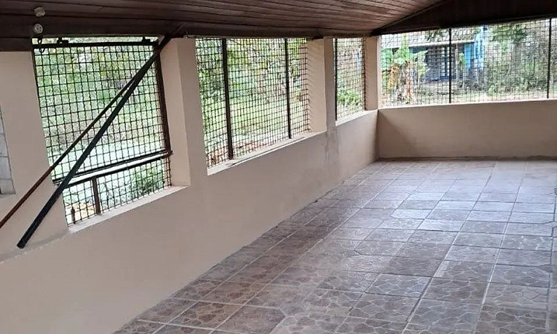 Casa Com 3 Dormitóri...