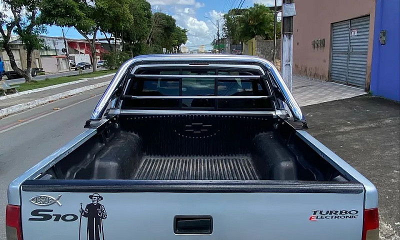 Chevrolet S10 P-Up C...