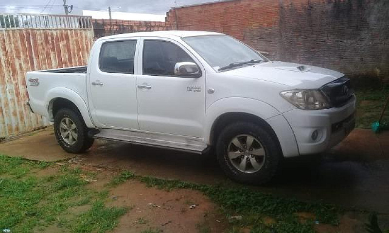 Toyota Hilux...