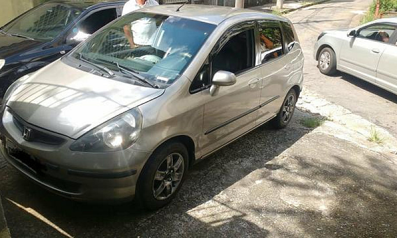 Honda Fit 2004...