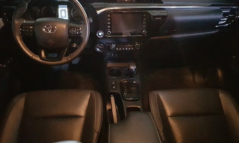 Toyota Hilux 2.8 Srx...