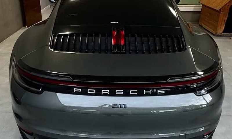 Porsche 911 Ano 2020...