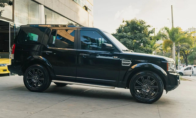 Land Rover Discovery...