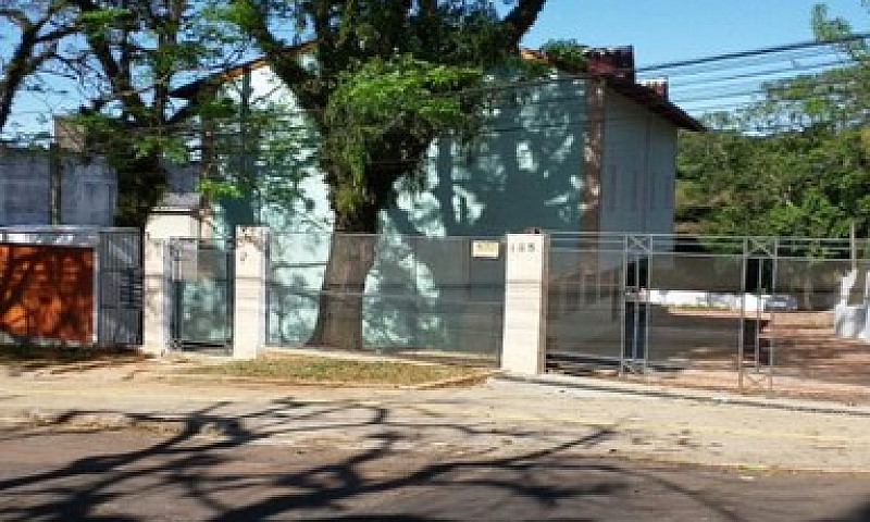 Casa De Condomínio S...