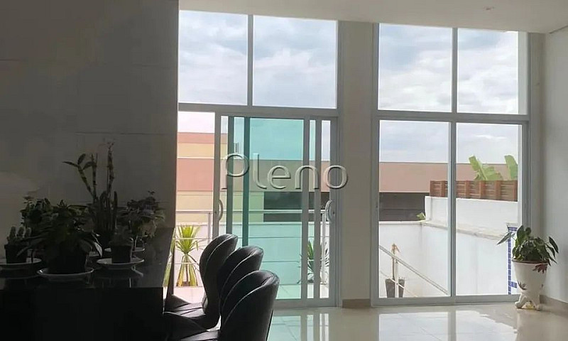 Sobrado À Venda Em C...