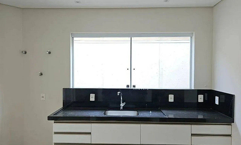 Casa Com 3 Dormitóri...