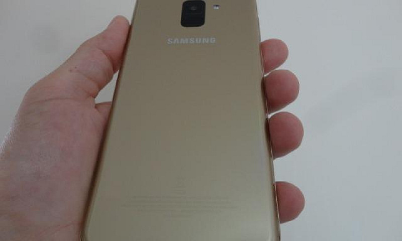 Samsung Galaxy A8 Pl...