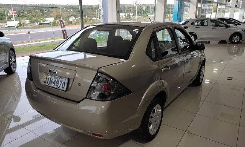 Fiesta 1.6 Sedan 8V ...