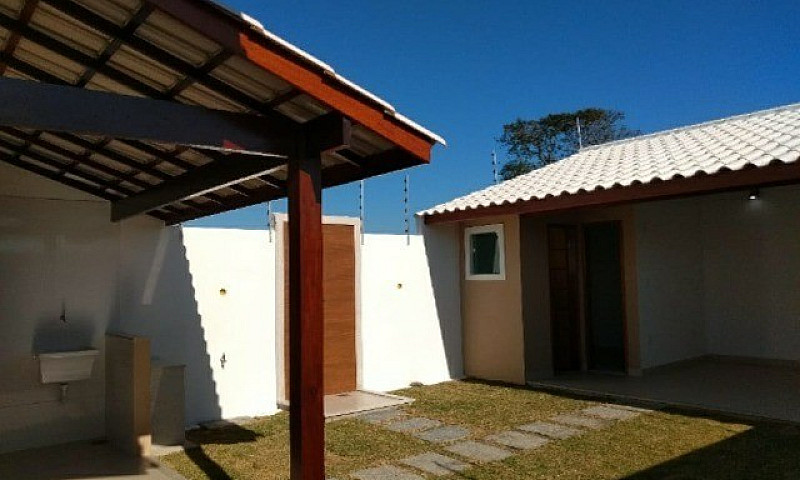 Linda Casa Em Mangui...