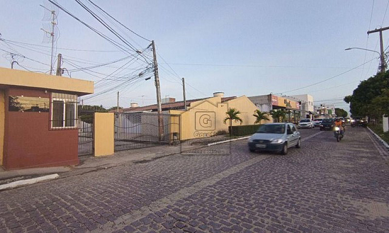 Casa Com 3 Dormitóri...