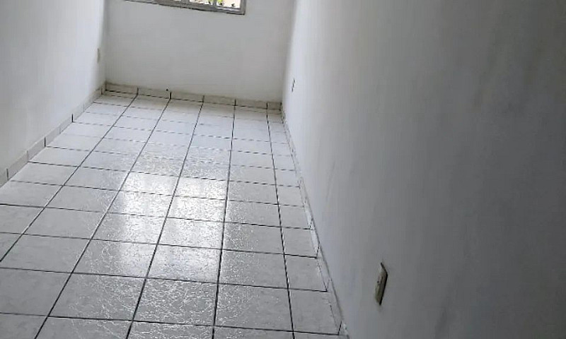 Alugo Excelente Casa...