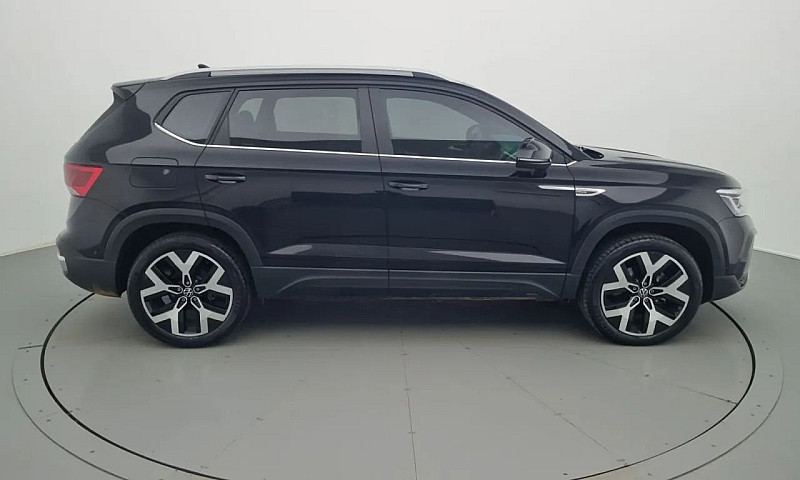 Volkswagen Taos 2024...