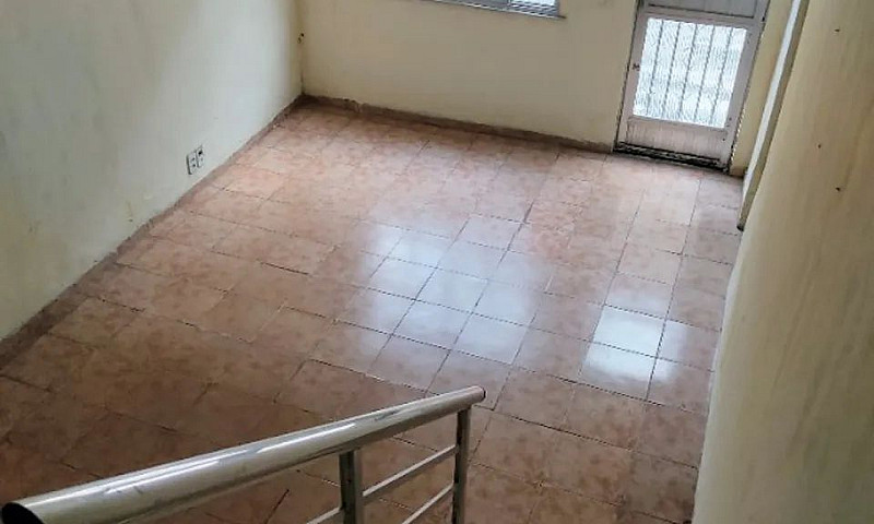 Alugo Excelente Casa...