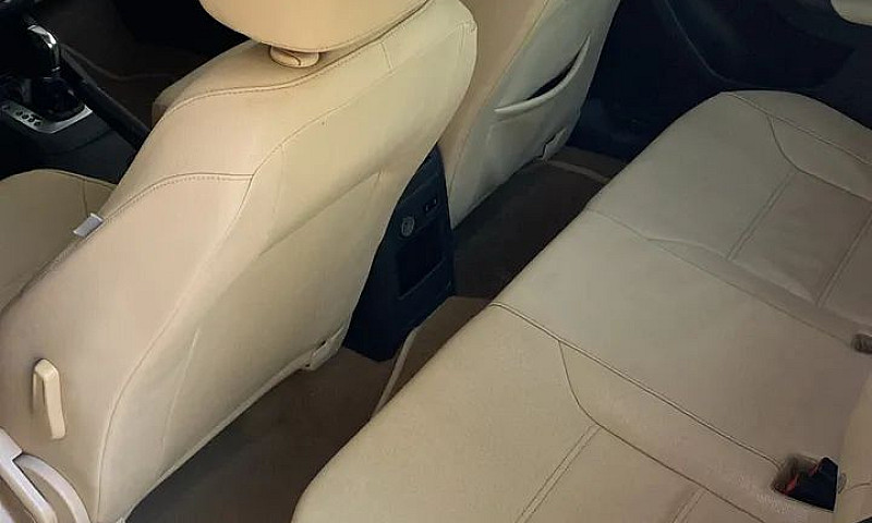 Volkswagen Jetta Com...