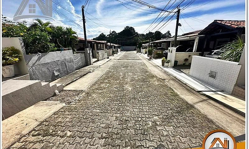 Casa Com 3 Dormitóri...