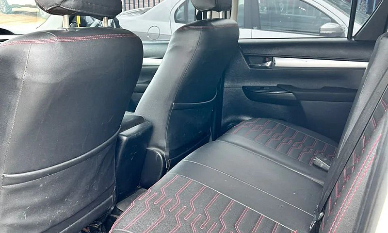 Toyota Hilux Cd Sr 4...