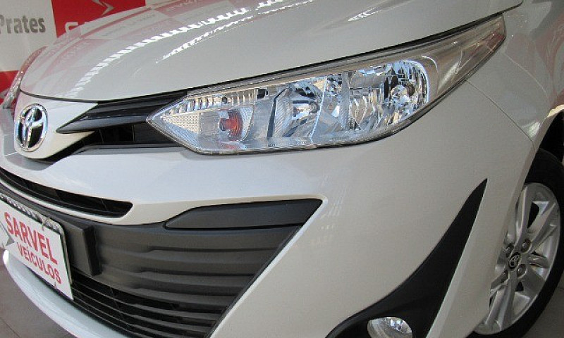 Toyota Yaris Sedan 1...