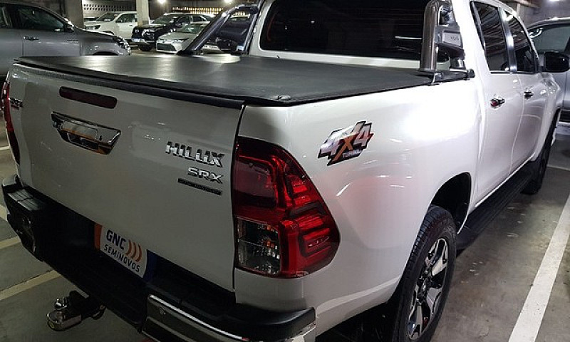 Toyota Hilux 2.8 Srx...