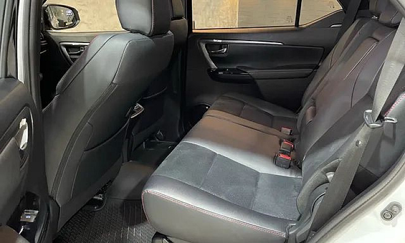 Toyota Sw4 Gr 2024 ...