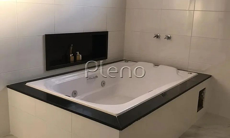 Sobrado À Venda Em C...