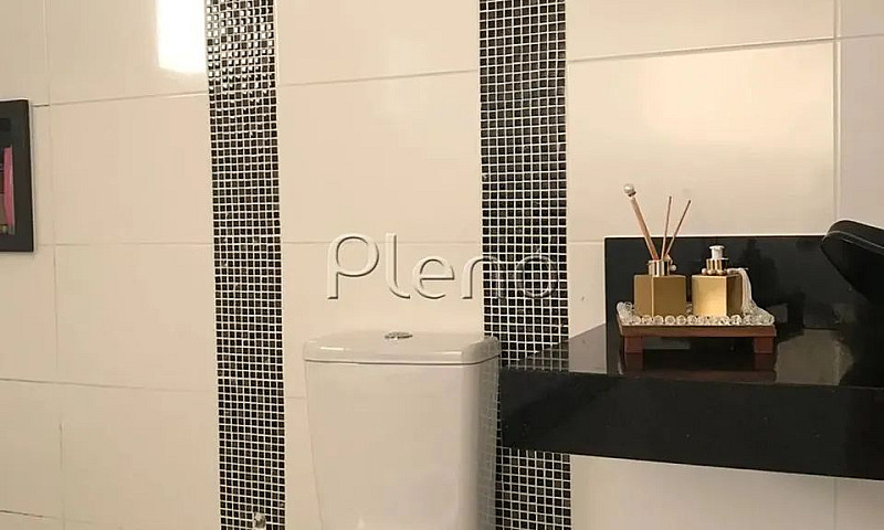 Sobrado À Venda Em C...