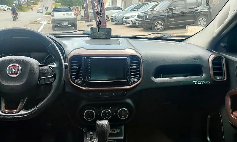 Fiat Toro Freedom 1....