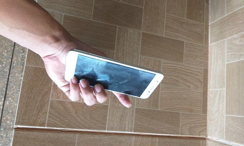 J7 Prime...