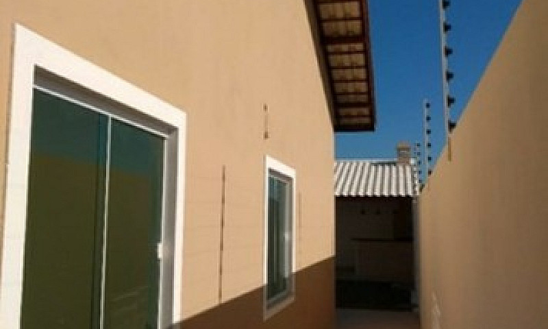 Linda Casa Em Mangui...