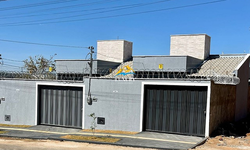 Casa 3 Quartos Com S...