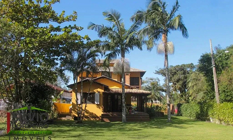 Casa Com Acesso Excl...