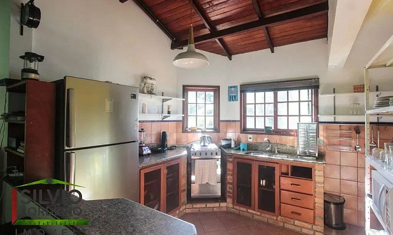 Casa Com Acesso Excl...