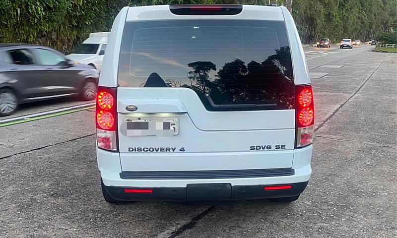 Land Rover Discovery...