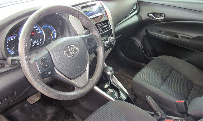Toyota Yaris Sedan 1...