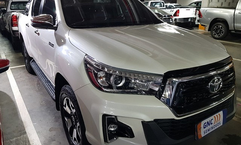 Toyota Hilux 2.8 Srx...