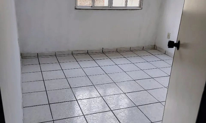Alugo Excelente Casa...