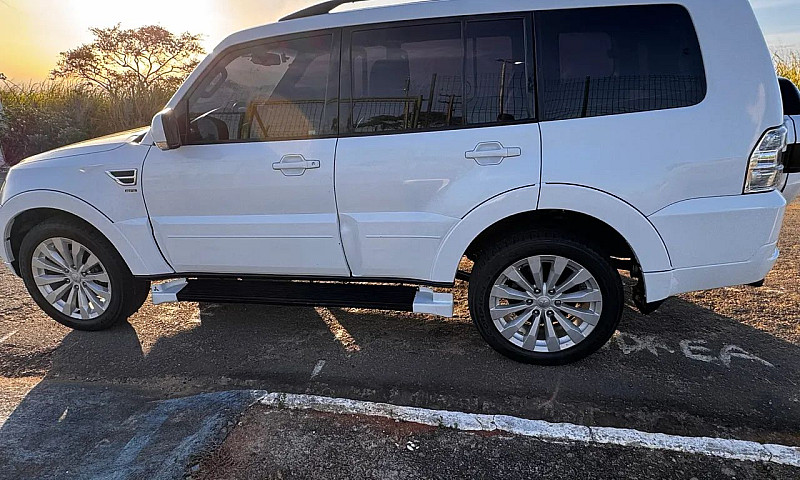 Pajero Full 2019 7Lu...